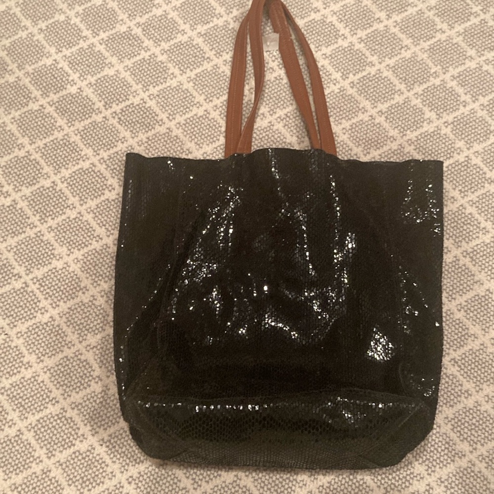 Sorial black shiny tote bag